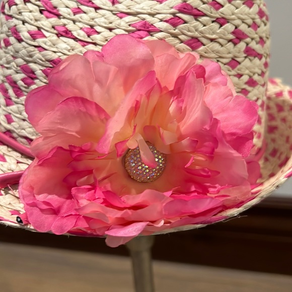 Pretty straw pink floral stone hat! - Picture 2 of 3